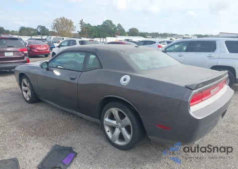 2013 Dodge Challenger Sxt Plus z USA, uszkodzony, nr VIN 2C3CDYAG1DH585947